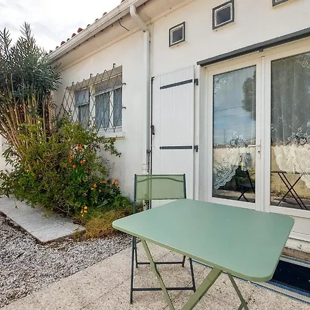 Holiday home Charmante Maison Proche *